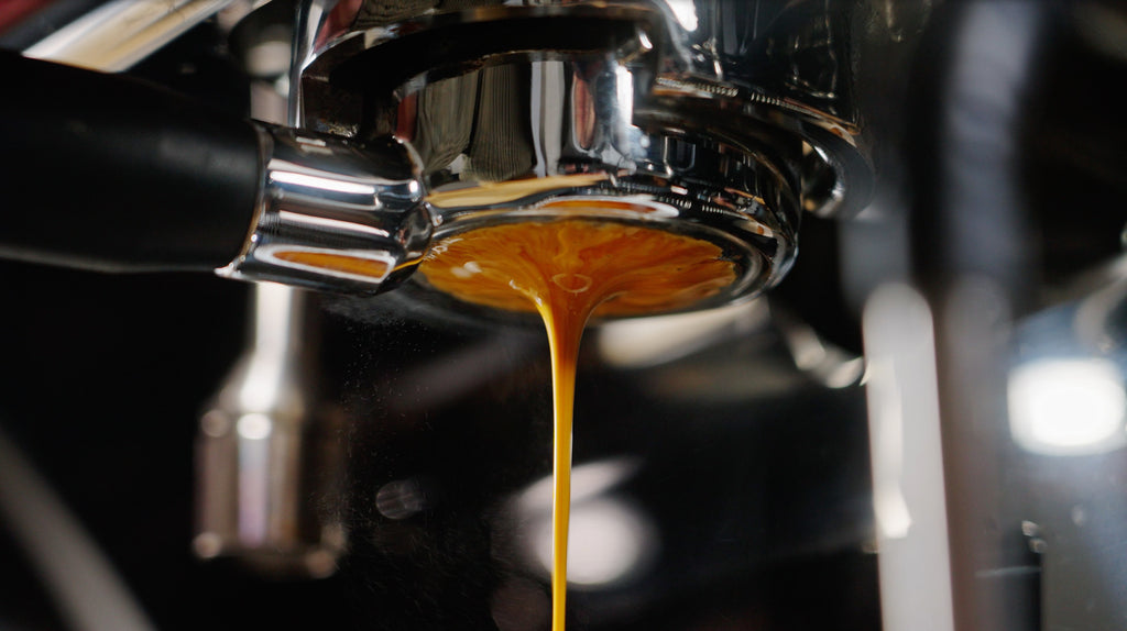 shot pulling into mug knockout by clive coffee