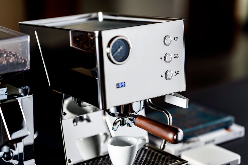 LUCCA Tempo lifestyle by Clive Coffee